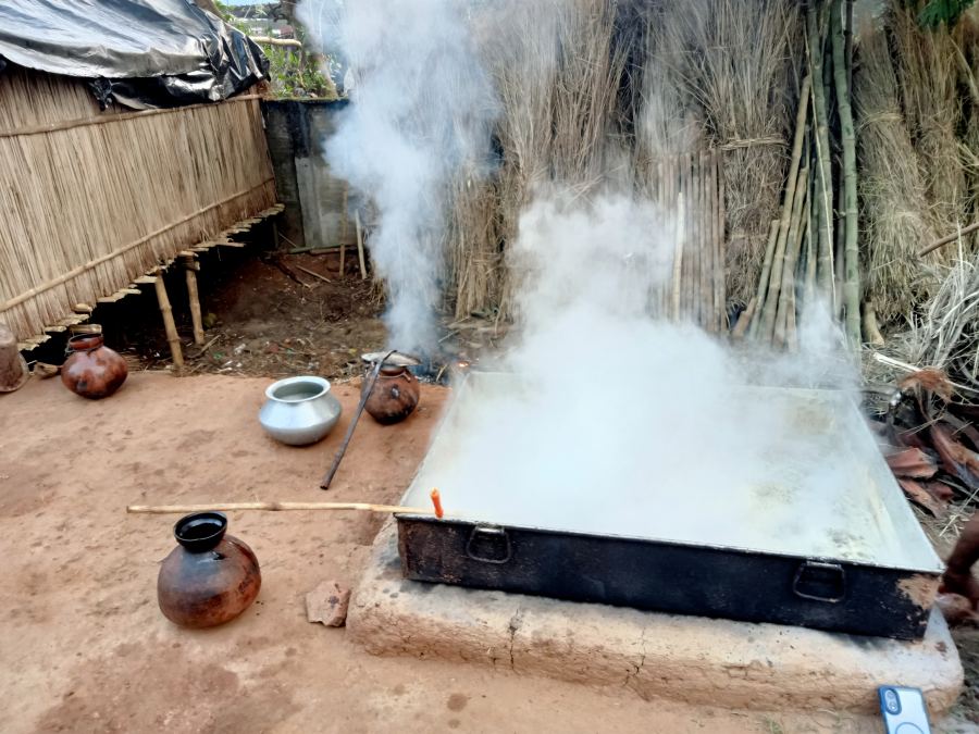 Boiling Date-Palm Jaggery