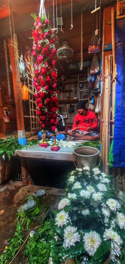 Garland Maker at Work